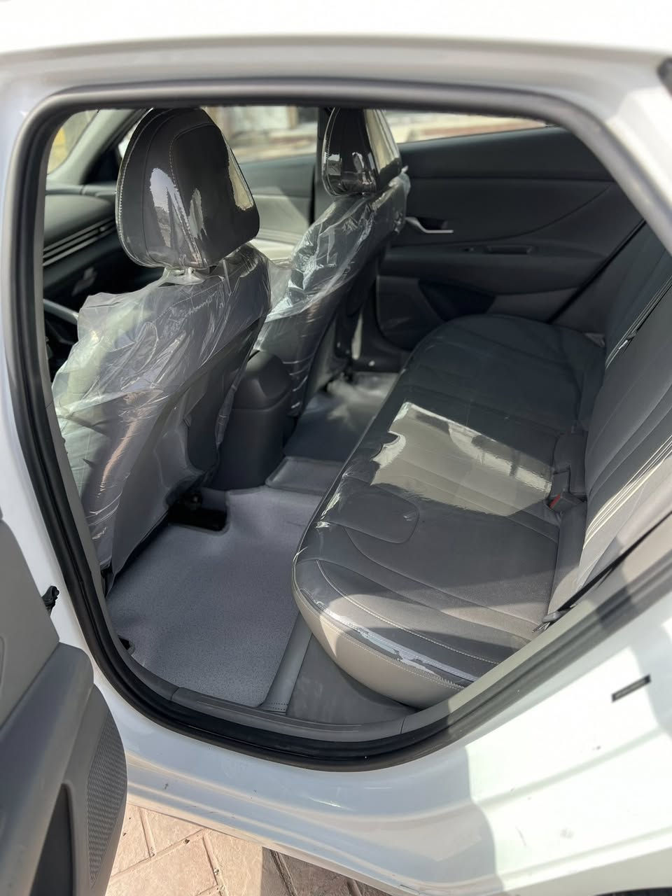 سلام عليكم الانتره٢١
حادثها بنيد فقط والباقي مكفول 
سياره جديده بمعنه الكلمه 
بصمه رادار سياقه ذاتيه
السعر ١٤٨ وبيها مجال بسيط 
***********
