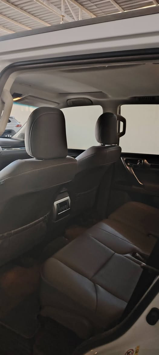 سلام عليكم لكزز برادو مديل2019  فطيم اصل
ماشيه 82اصل 
سياره كفاله عامه 
كشنات جلد حار +بارد 
فتحه بسقف 
سترين كهرباء خزن يصعد وينزل 
سياره لايت اسود زنون 
سياره رقم اربيل جديد بسم شركه 
رقم اهاتف***********بي واتساب 
المكان السياره النجف الاشرف
