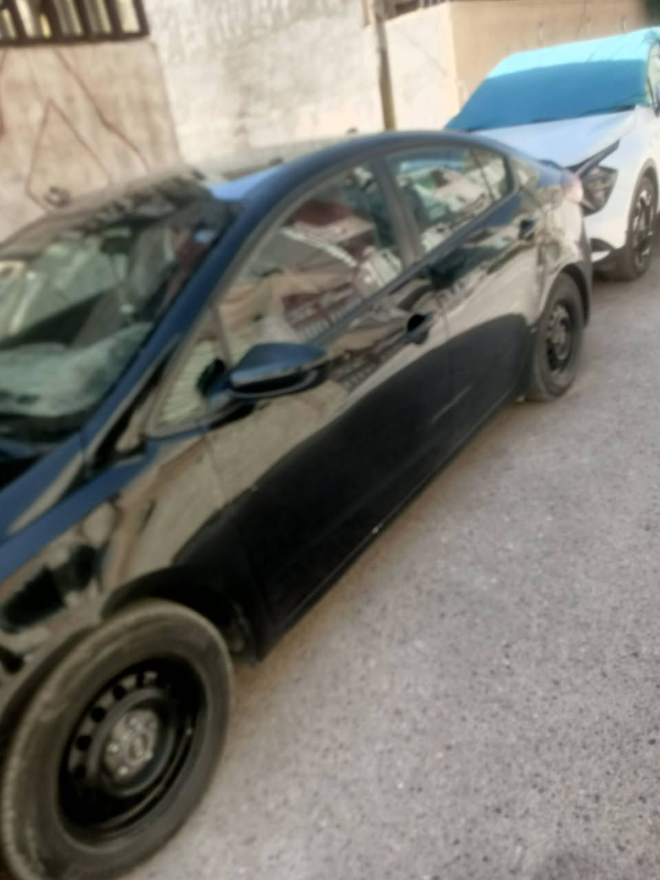 فورتي موديل 17 لون اسود صبخ 3 قطع بدون دواخل كير محرك كفاله رقم سليمانيه تحويل وكاله ثاني يوم ماشيه 78 العنوان بغداد الشعب السريدات القديمه السعر 105 ***********
