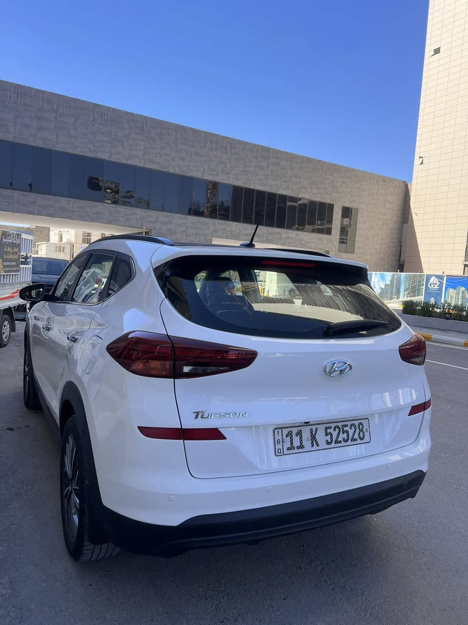 سلام عليكم 
توسان 2019 خليجي 
فول السياره الكاصد بنوراما  بصمه شاشه كامره لد امامي وخلفي تبريد قطعتين كشن جلد وكهرباء رقم بغداد بسمي بيه تكشير بالحافه مال بنيد ونصبغ على كده مكفوله من الضربه   السياره مكان السياره بغداد المنصور  
‭0771 429 3525‬
