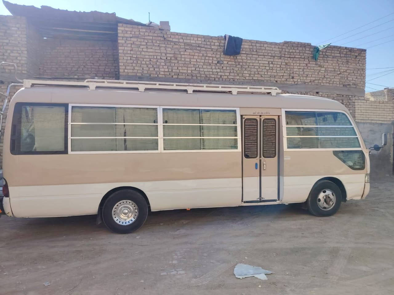 سلام عليكم سياره كوستر موديل2002 سياره جاهزه خير من الله تخم تاير مصفره هيئه وغرامات  سنويه بسمي 2030 تحويل ثاني يوم السعر 165 وبيها مجال رقم الهاتف ***********
***********
