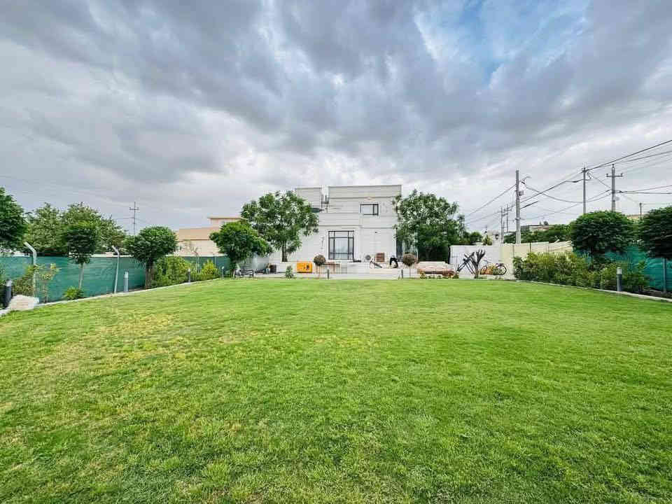 بيت على شكل مزرعة للبيع في أربيل 

بيت طابقين ركن للبيع في اشتي 1 
المساحة :- 250م طابو  - متروكة ( 375م ) 
4 غرف نوم  |  استقبال | هول |  مطبخ | مجموعة صحية | حديقة 
***
خانووی روکن بۆ فرۆشتن لە ئاشتی ١ 
دوو نهۆم 
ڕووبەر :- 250م تاپو - مەتروکە ( 375م ) 
4 ژووری نوستن | دیوەخان | هۆڵ | چێشتخانە | گەرماو | باخچە  
**

📸 السعر والصورة متوفرة على قناتنا الرسمية في التليكرام 👇
🔗 https://t.me/erbilkurdistanaqarat121

📞 تواصل مباشر واتساب أو اتصال:
📱 ***********
📱 ***********

#اربيل #كركوك #كربلاء #فلوجة #نجف #سماوه #عراق #بصره #دهوك #عقارات #عقاراتللبيع #اشتي_فيلج #حي_قربو #اربيل_الجديدة #ازادي_نوي #كلوبال_ستي #هيوا_ستي #لانه_ستي #فرمانبران #5حساروك #ماس_هيلز #كنجان_ستي_اربيل #حي_هفالان #قرية_الاسبانيه #كوردستان_ستي #زانر_ستي #بختياري #وزيران #مهندسين

⬅️ الأسعار والصور داخل القناة… لا تفوّت الفرصة

تابعنا الان وشوف احدث العقارات يوميا 🏘️ https://t.me/erbilkurdistanaqarat121🔗
