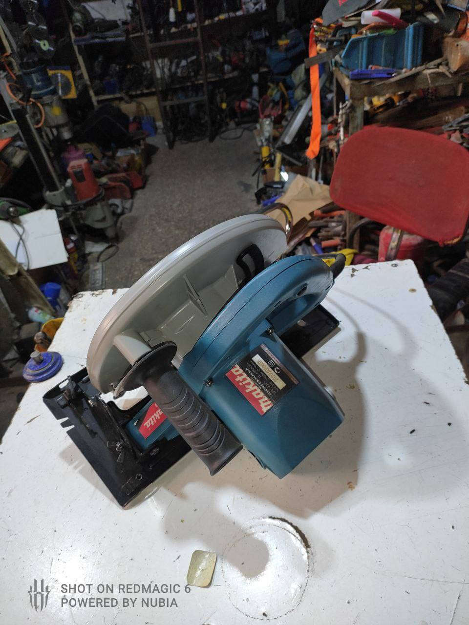 منشار قرصي ماكيتا ياباني اصلي جديد غير مستخدم نهائيا 
حجم 235 ملم 2000 واط قطع خشب حديد المنيوم ومتوفر جميع الاقراص سعر 200 الف مع التوصيل 
*********** ملاحظة لا ياتي معه قرص ولا كارتونة لكن المنشار جديد غير مستخدم نهائيا
