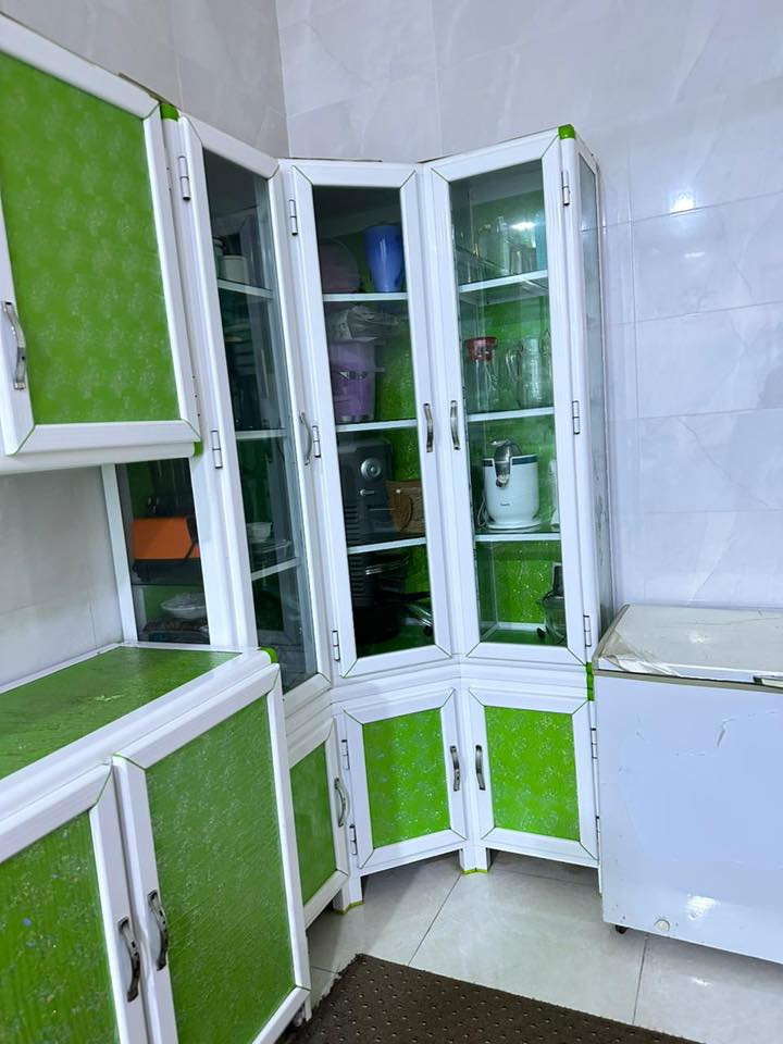 للبيع  سعر مناسب كاونتر تزكام مع الزاوية المسماه بوفية السعر الاتصال علئ رقم صاحب الكاونتر ‭0783 286 9789‬
