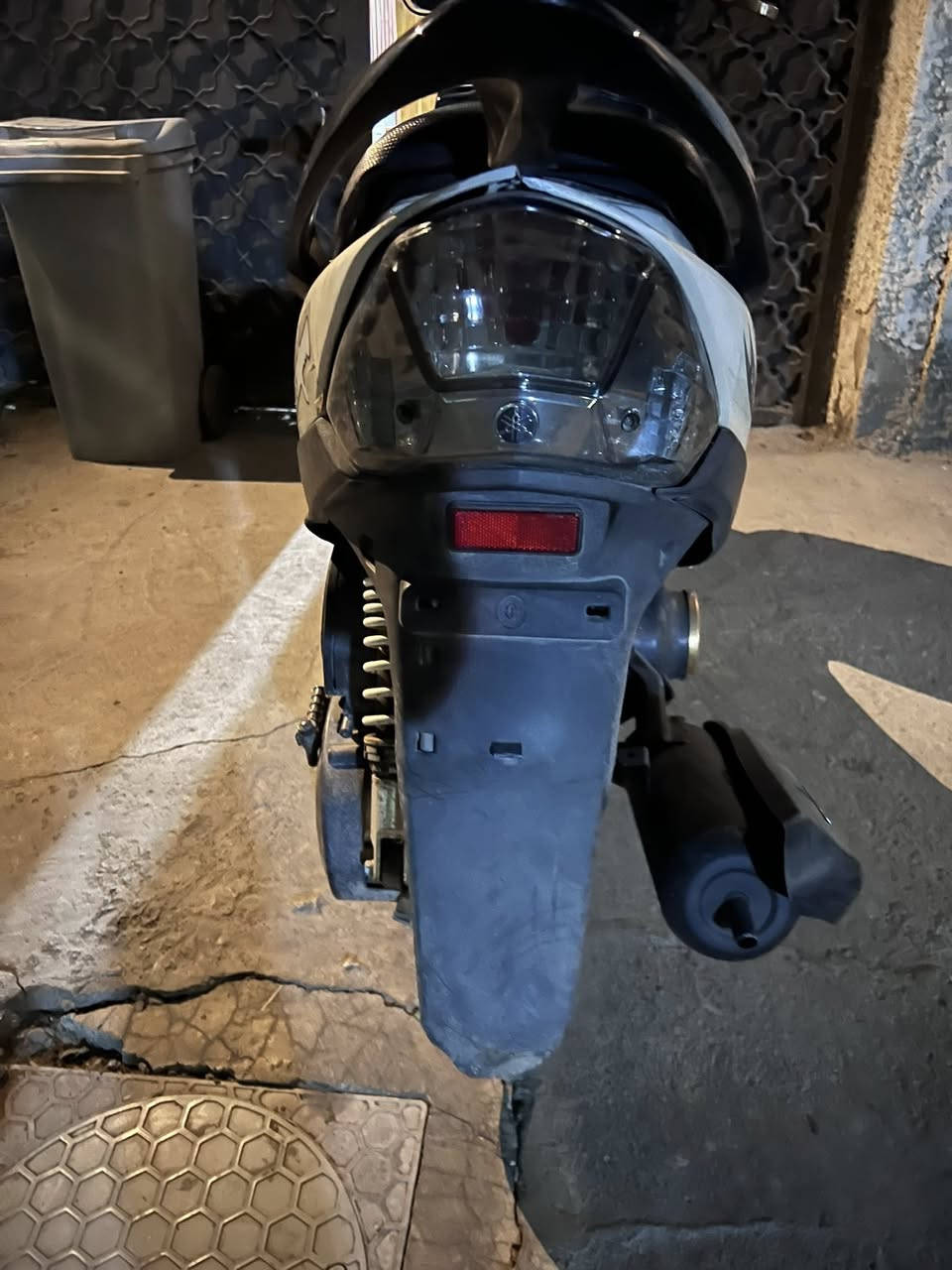 سلام عليك
ماكس عدله 120 مكينه بلادي كفرات موميزه بس بيه كسر 
بيه شلعه مكينه بلاديه بوشه 49 الاضويه شغاله البريك الخلفي شغال بس الامامي لا كيج البانزين شغال حلوه الدراجه وبل عافيه الياخده 
رايده بسعر 
(700)
وبيه مجال بسيط


**إذا كنت صاحب هذا الإعلان وتريد حذفه لأي سبب، رجاءا أرسل رسالة إلى الدعم الفني**