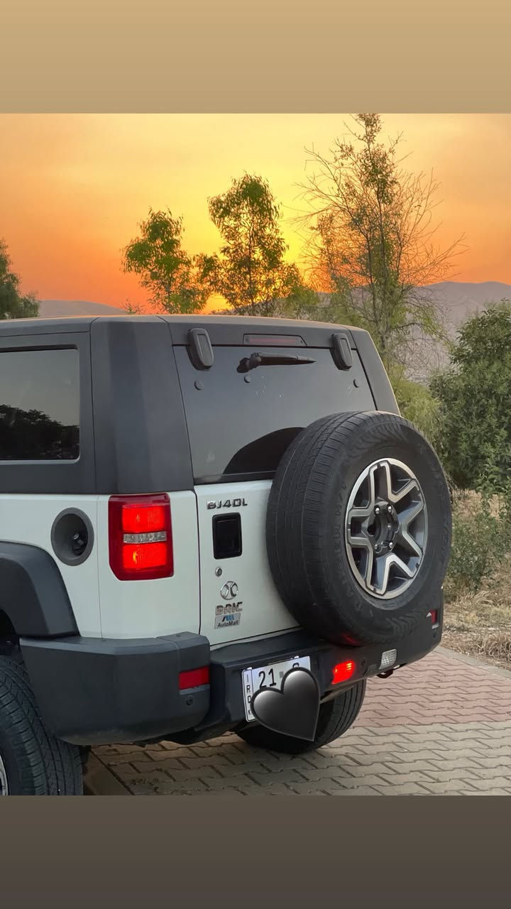 BAIC
مۆدێل ٢٠٢١
 فول فول مواسەفات 
تۆربۆ V4 
دەبڵ ئەکسل 
کوشن جلد 
سڵاید 
سوکان ڤۆلیۆم 
شاشە و کامێرا 
گێر و مەکینە بە شەرت مەکینەی نەکراوەتەوە 
٤ تایەی تازەی لە ژێرایە
سەنەوی تازەیە و بەناوی خۆمانەوەیە 
بۆیاخ سۆنەرەکەی داندراوە 
نرخ : ١٣٨$ 
ژ.م : ***********
