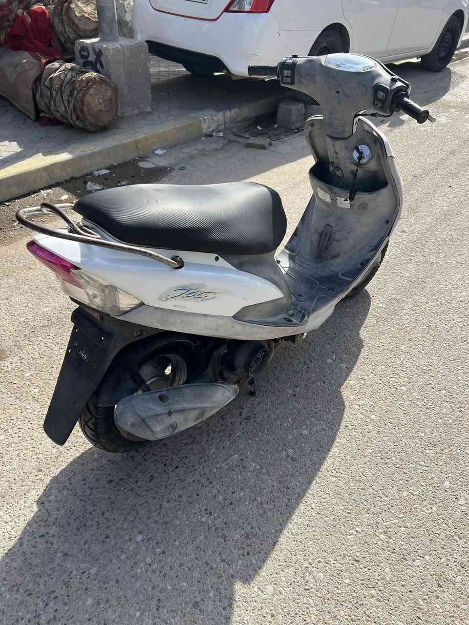 ماكس قجمه ما مفتوحة بلاديه ٤٩ 
ختم واحد وي المكينه
كلشي شغال سلف هندر هورن لايت عداد السرعة شغال حساسات شغالات
جيب فيتر وتعال افحص
مكان بصره الحيانيه السعر 750 وبيه مجال
رقم *********** وتساب
