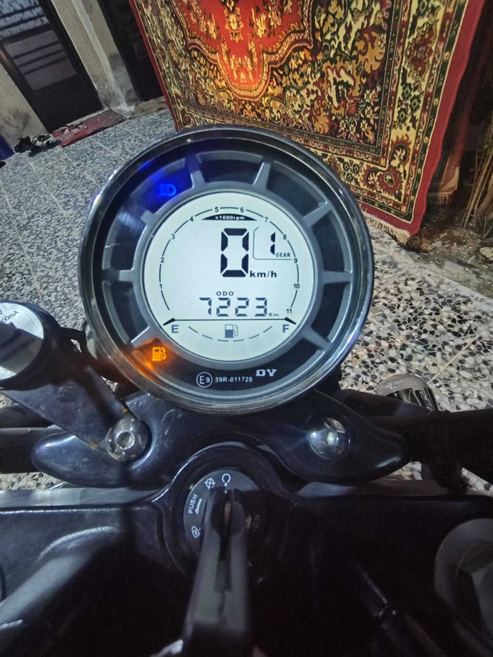 سلام عليكم
دايون لايتي للبيع 
رقم سليمانية تحويل ثاني يوم سنوية بسمي دراجه ما ماشية هواي نفس ما موضح بل صورة والعداد دراجه نضيفه حالها حال الزيرو ما مشتغلة دلفري هواي شي قليل 
عنوان بغداد الامين الثانية 
رقم الهاتف ***********
