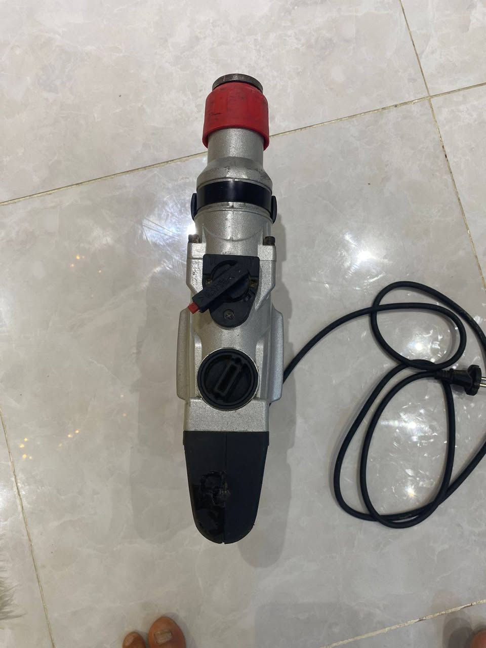 السلام عليكم اخوان ورمضان كريم دريل جك همر ماركة GAOKE الغني عن التعريف اخو الجديد شرط الفحص ماداخل تصليح فحمه مابدله بيه يعني جديد كلش
السعر 45 الف  للاتصال على الرقم ***********
