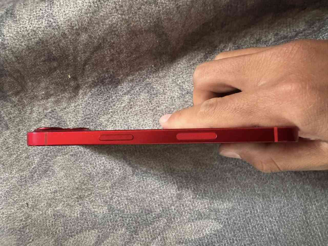 ايفون 13 عادي ذاكره 128بطاريه 81 نظافه %100الجاهز بي عيبين فقط الاول الشريحه مقيده الثاني وحده من الكامرات مغوشه مثل ما موضح بالصوره الجهاز ما مفتوح بالشرط
السعر 250 وبي مجال بسيط ***********
