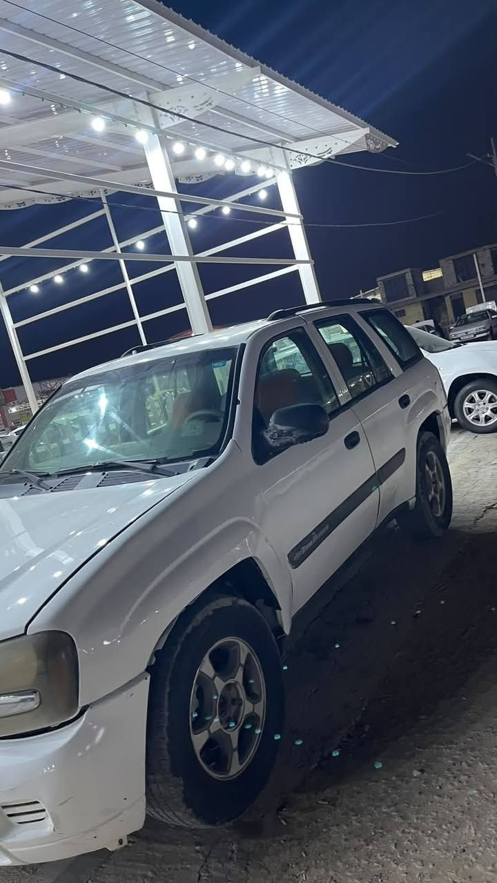 بلايزر ٢٠٠٤ مصبوغه عام جماليه 
مكينه بيه خيط بخار
كير جديد
حداديه جديده
تبريد ثلج 
سعره ٤٩
***********
