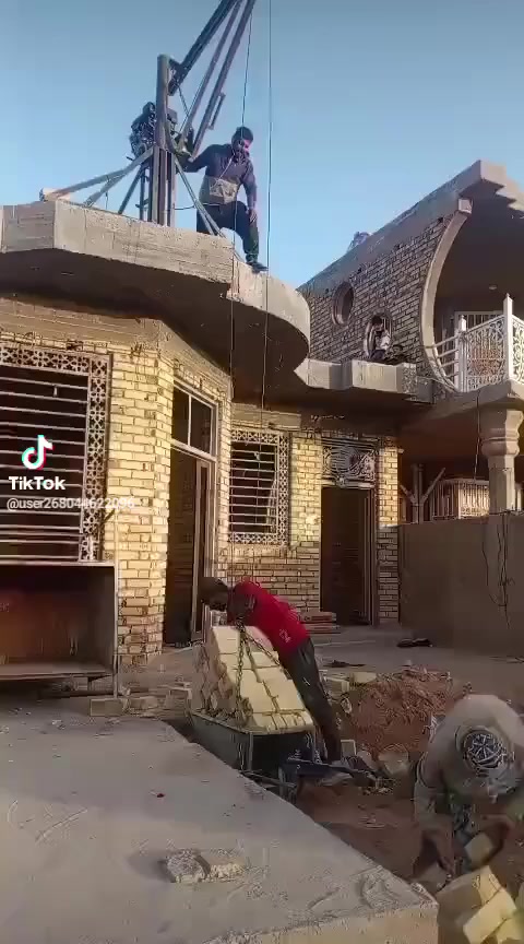 يوجد لدينا ونج لتصعيد مواد البناء طابوق  تصعيد اشتايكر فرشي التراب رمل او جص اسمنت الاستفسار على رقم ***********او
***********
