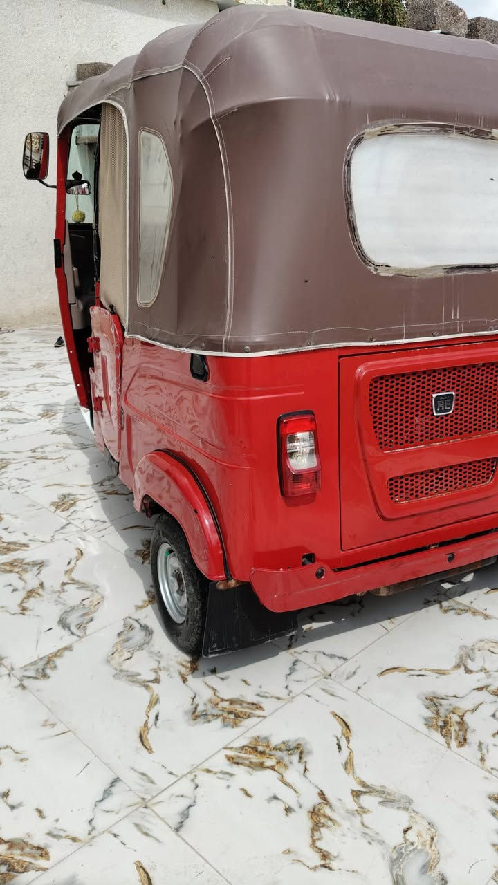 للبيع تكتك موديل 2022
تكتك نضيفه محرك مكفول فقط بارد اصبعين 
بل صفحه مكاني العماره حي نداء 
شراي اتصل ***********
