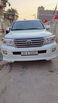 لاندكروز 2014 كفاله عامه  8سلندر  خليجيه   GXR الرقم بغداد  مكان السيا...