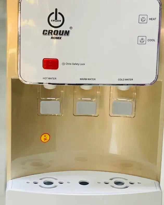 ابراد مياه من شركة كراون الاصلية
الوصف: موزع مياه (Water Dispenser) بتصميم أنيق وعملي الوصف: موزع مياه عصري يجمع بين الشكل الجذاب والأداء العالي، مزود بثلاثة مخارج للمياه (حار – بارد – عادي)  ثلاث درجات للمياه: حار، بارد، وعادي 🔥❄️ تبريد وتسخين سريع وفعال 🎛️ أزرار تحكم سهلة الاستخدام 🧼 خزان داخلي صحي وآمن 🔇 تشغيل هادئ مناسب للمنزل أو المكتب 🧴 حجرة سفلية للتخزين أو وضع قارورة المياه الاستخدامات: مثالي للمنازل، المكاتب، المحلات، والعيادات
يتوفر خدمة توصيل لجميع المحافظات بغداد, العراق


**إذا كنت صاحب هذا الإعلان وتريد حذفه لأي سبب، رجاءا أرسل رسالة إلى الدعم الفني**