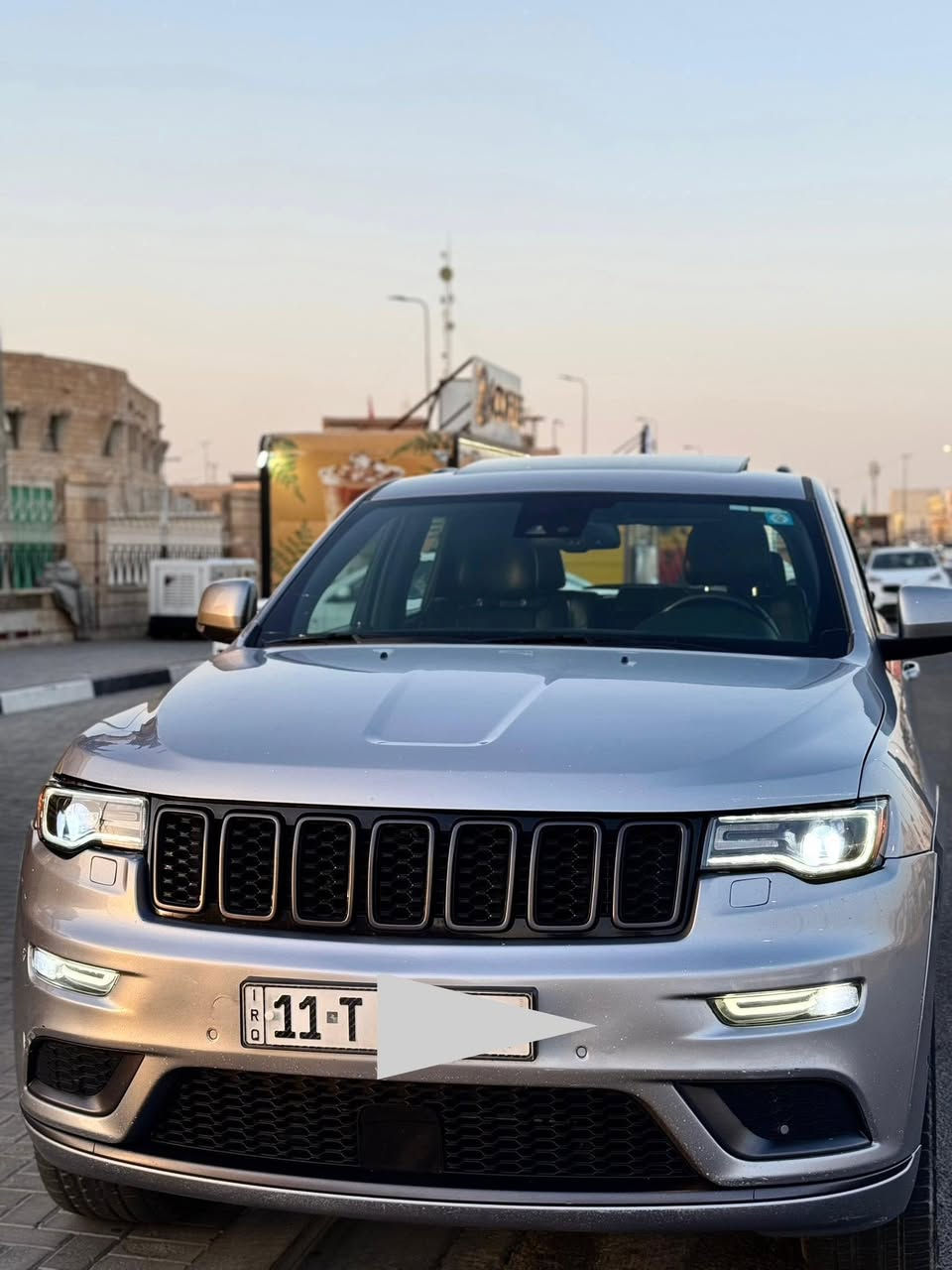 السلام عليكم
جيب كراند شيروكي لمتدد اكس
فول مواصفات الاخير
بيها جامغ وبنيد ماواصله لا لغد ولاشاصي
موديل 2019 سياره جديد من ناحيه الحداده 
كير مكينه بشرط
عينه صفر مسج صافيه
ماشيه 73 مايل 
السعر : 215 وبيها مجال 
العنوان البصره مناوي باشا 
الاستفسار على الرقم الاتي:
***********
***********
