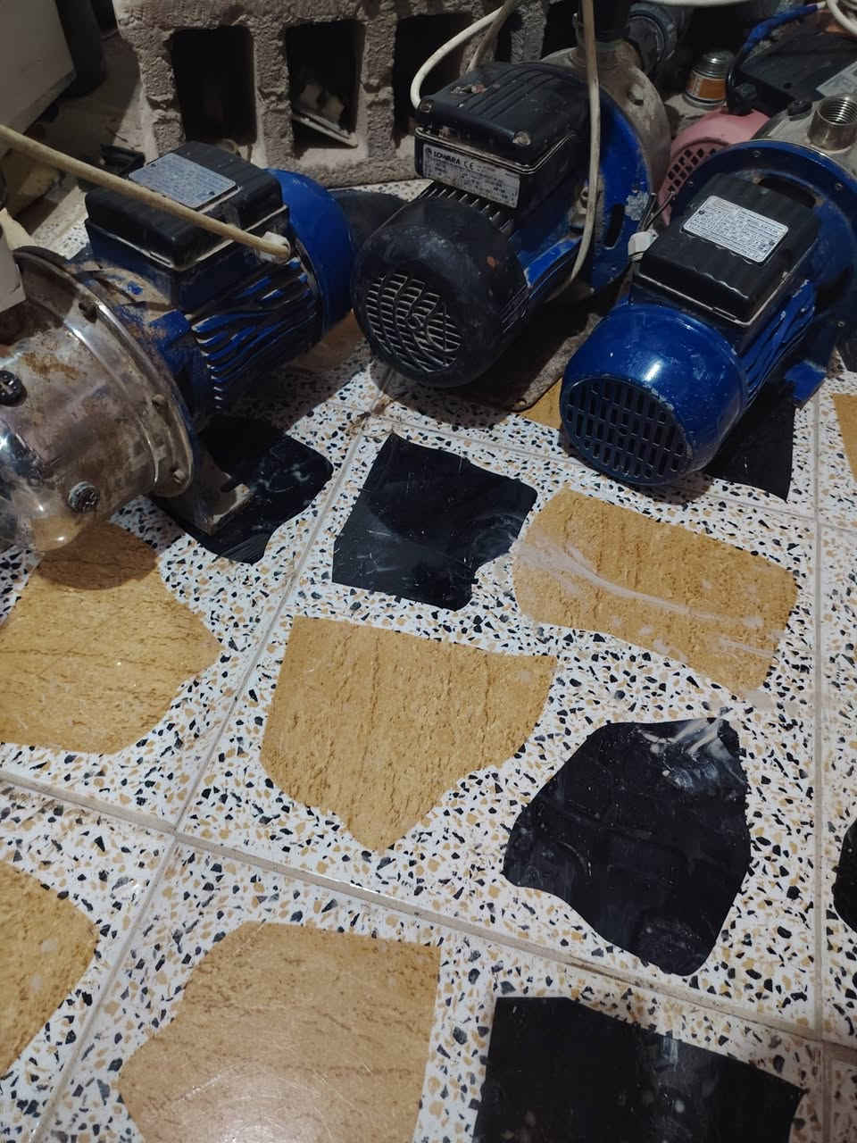 ماطورات غذائي عدد٣ للبيع مكان ديالى بعقوبه
