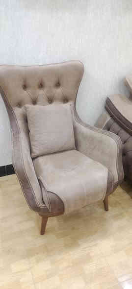 تخم مودرن تركي للبيع... نظيف جدا... 10 مقاعد .. قنفتين ثلاثية وقنفة ثنائية وكرسي عدد 2 ... السعر 650 بي مجال
للاستفسار ***********
