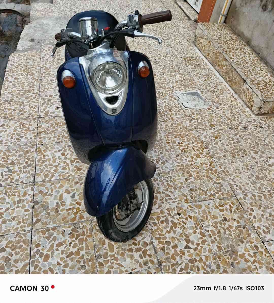 السلام عليكم ماطور للبيع عبد الحليم محرك مامفتوح هورن لايت سلف شغال ما عدا الكيجات واليشاير تحريكه معدل ماشاء الله السعر ٣٤٠ بي مجال الرقم ***********
