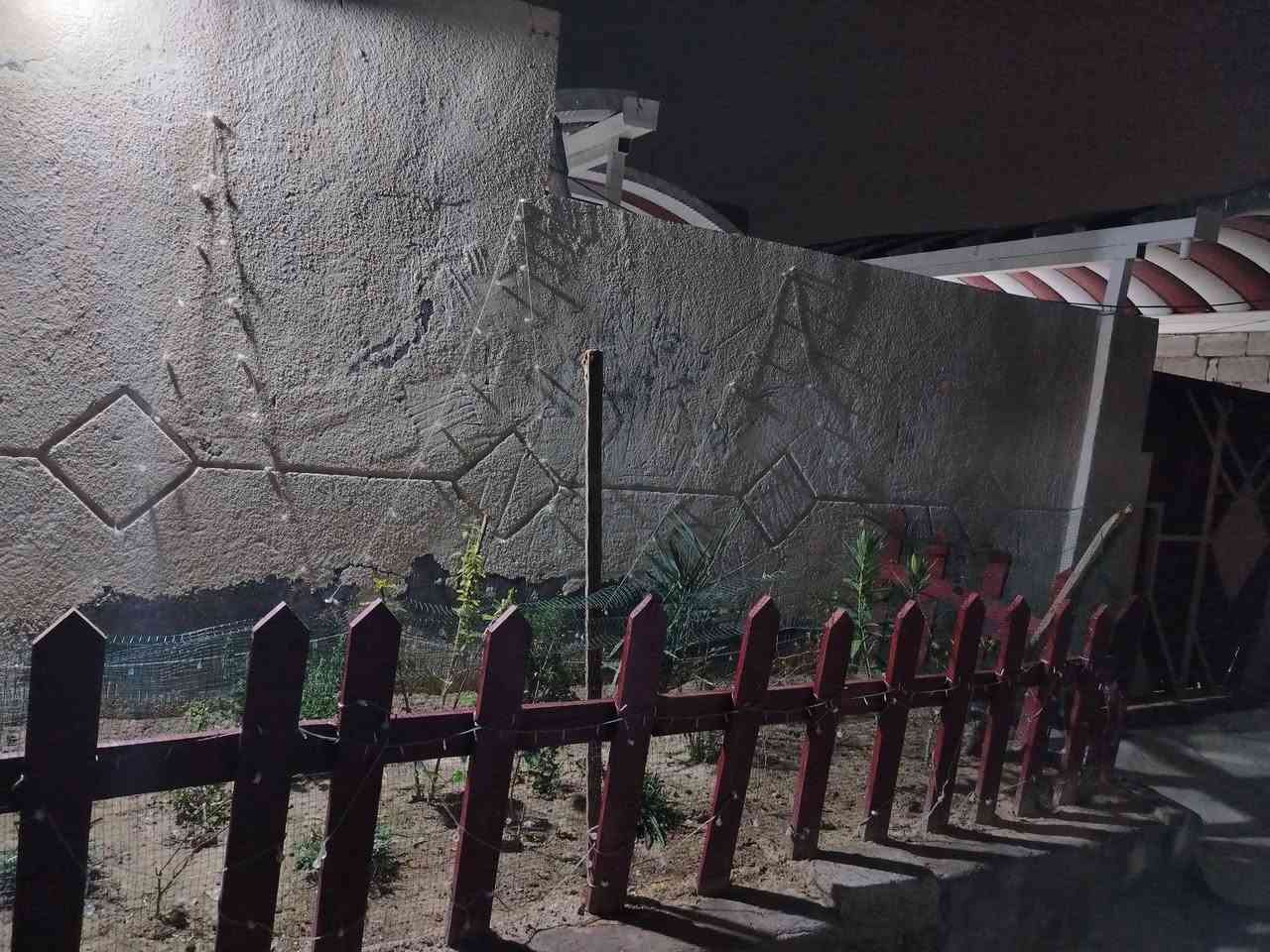 بيت للايجار الكندي خلف بيت سيد صدام بيت جديد عايله زغيره سعر الجار ٤٥٠ قفل ***********
