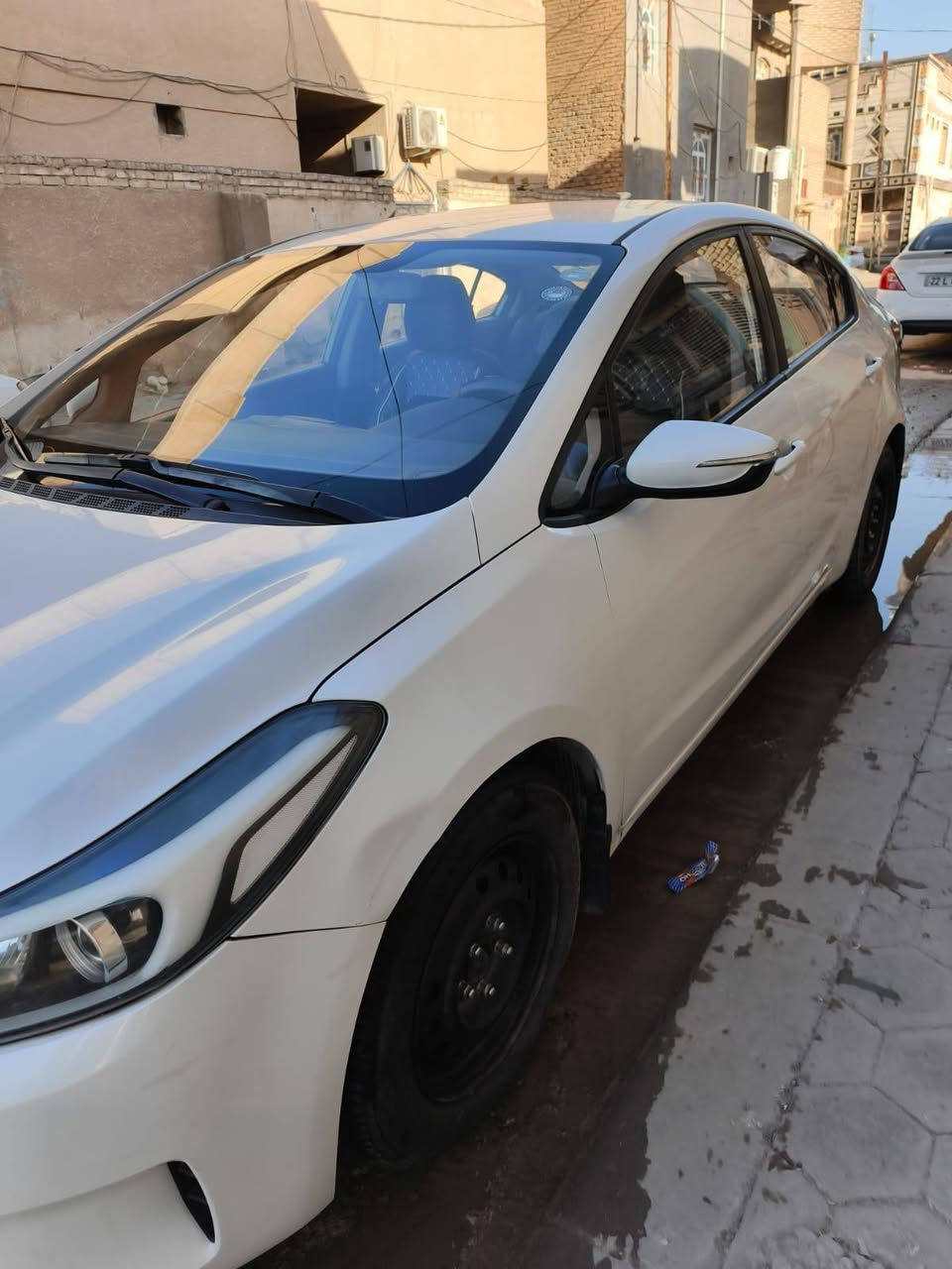 السلام عليكم سيراتو موديل 2017 خليجيه رقم أربيل
سيارة مكفولة من الصبغ والتبديل
بيها بس طخا بل  قبق الجنطه مثل ما موجود بل صورة 
ماشيه 156الف حقيقي 
مكينه وگير كفاله 
تبريد ثلج 
مكينه 1600 مامفتوحه 
شاشه وكامرة خلفيه 
حساسات خفيه 
مانع انزلاق 
السعر المطلوب 135$ورقه وبيها مجال 
أي استفسار اتصال على رقم 
***********
المكان النجف الاشرف
