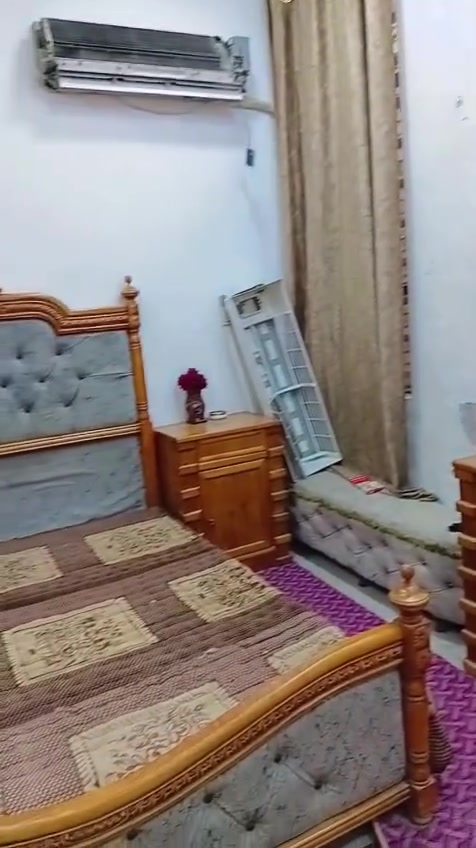 غرفه للبيع صاج عراقي كلش نضيفه سعر مليون ونص باقي التفاصيل بل خاص ***********
