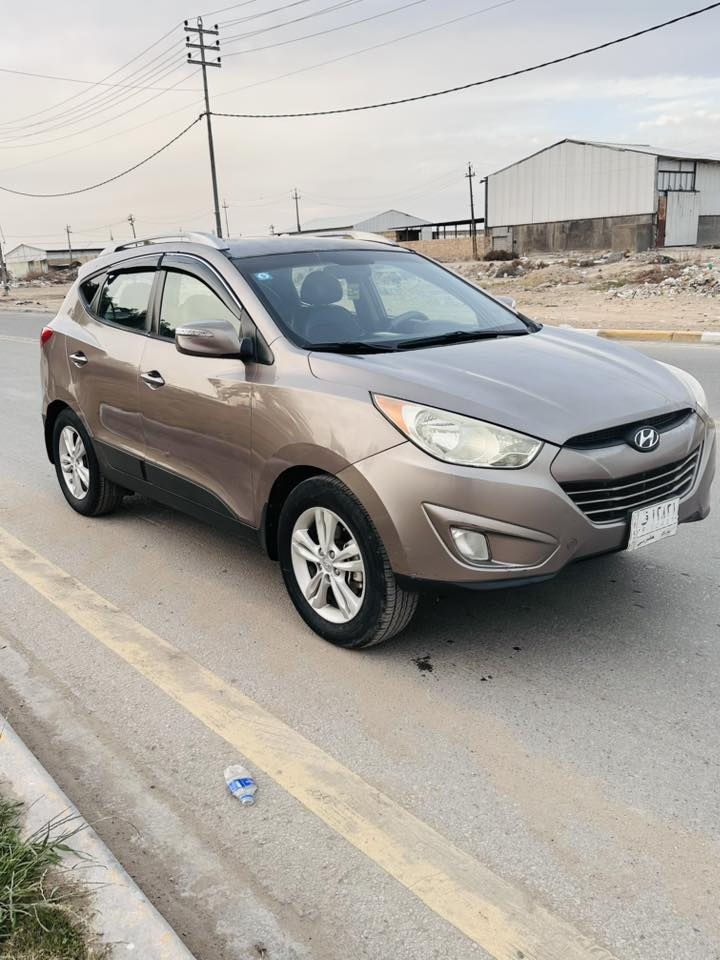 السلام عليكم سياره نوع توسان موديل 2012 مكينه 2400دوش المرغوب.
مكفوله كفاله من ظربه من تبديل من فتح. كفاله. 
عده. جاملغ امامي فقط.  صبغ بدون شاص. لغود كفاله فول. مواصفات فور ويل ايكو. مانع نزلاق تحكم جهتين حساس امامي  وخلفي . كشن جلد تدفاء تبريد ب الكشنات كشنات جدد داخله بلادي. 
ماشيه قليل رقمه بغداد تحويل مباشر مكانه كربلاء. 
سنويه 2027 هزه جديده تبريد ثلج تدفاء شغاله فول مواصفات عده بنرما ب العافيه ع اليخذه. 
استفسار. ‭٠٧٧٤ ٢٤٦ ٥٣٥٦‬
