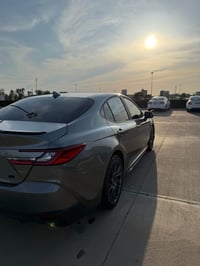 كامري SE • هايبريد • ٢٠ الف كم