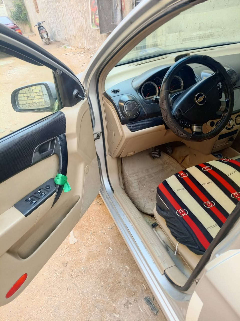 للبيع افيو موديل 2009وارد خليجي مكفوله كفاله عامه من الصبغ والضربه تبريد تتفأ شغال گير اوتو شرط المداور رقم انكليزي السعر 70بي مجال الرقم ***********
