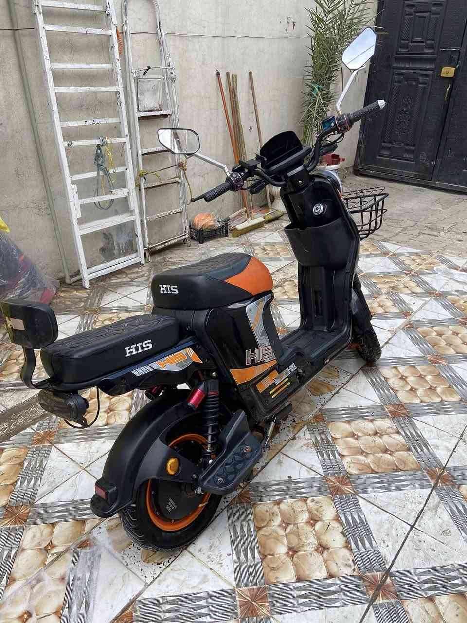 دراجة شحن للبيع موديل 2025 دراجه نظيف به س بطاريات ماشتغل دراجة كهربائيات كله اشتغل حجم كبير سعر 300 بي مجال قليل عنوان كركوك پنجا علي قريب قاعه مير سمايل  رقم ***********
