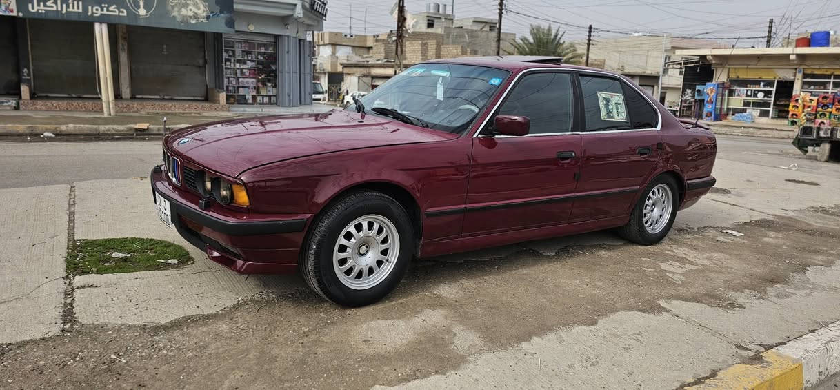 السلام عليكم
بي ام للبيع حجم 520
مكينه 20 فل 
كير اوتو 
وايرمنيه كلها شغاله قفل مركزي 
سياره جاهزه خارج وداخل 
ميعوزه اي شي 
فتحه سقف 
جامات كهرب 
رقم دولي بسمي شرط الوكاله والتحويل 
كابون بانزين بيها 
طخم تايرات جدد 
طخمها جديد 
عنوان موصل الأيسر 
#السعر50 وبيها مجال 
***********
