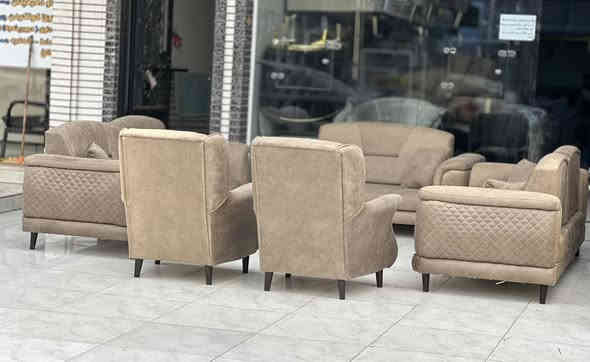 تخم تركي  (تكمه ) كلش نضيف    متكون من 10مقاعد 3+3+2+1+1 نضام السرير  سلايت   
  مقعد طبيّ سوفت امريكي بوليستر هيكل  بل كامل خشب زان   قماش شامواه وتر بروف  عنوانه اربيل زانكو99 قرب مطعم كص سنگر يوجد توصيل ل بغداد ولباقي المحافظات   *********** واتساب فقط علي
