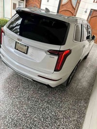 للبيع كاديلاك XT6 الموديل 2022 ماشيه  23 الف mi  فول مواصفات  بانوراما...