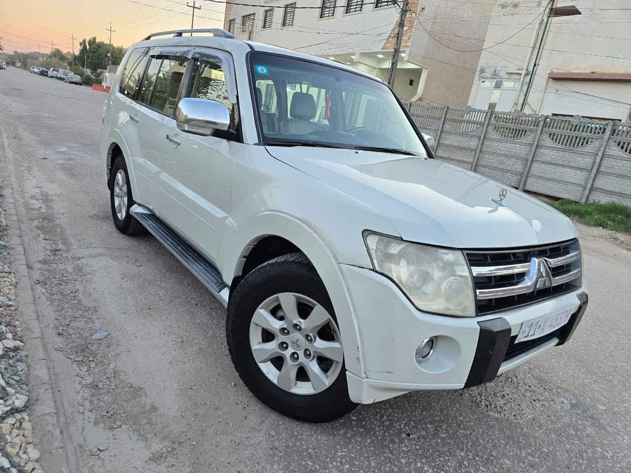 السلام عليكم اخوان باجيرو موديل 2008 حبتور بيها ثلاث قطع صبغ بسمي سنويه السياره جنايها صارلها سنه ونص عندي نظيفه بمعنا الكمله فول موصفات سلايت تبريد مركزي نضافتها 100% مبيها نقص برغي جاهزه من كلشي  الاستفسار
العنوان بابل 
***********
***********
