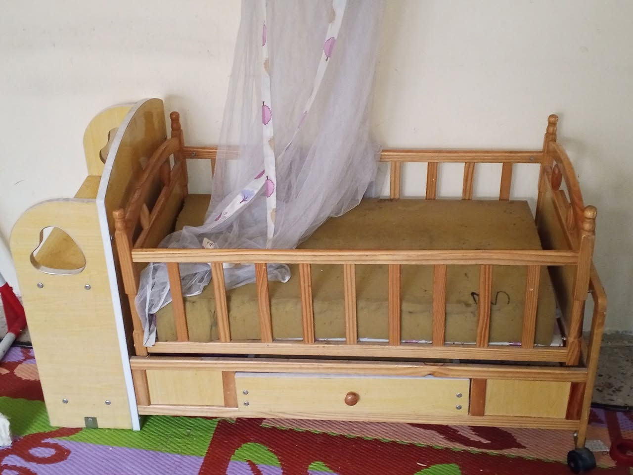 الدوشك 75 قفل
المبردة 75 

مال قدم شغال 10 

الكرسي 40 

الصوبة 35 

الكاروك فقط جرخين مكسورة كلشي مابي اريدا 25 

الميز مراية 15 

الميز الصغير 10 

كرسي المريض 50


**إذا كنت صاحب هذا الإعلان وتريد حذفه لأي سبب، رجاءا أرسل رسالة إلى الدعم الفني**