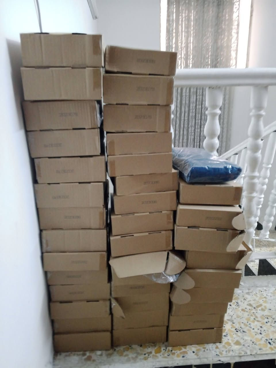 فرصه لي أصحاب مصلحه متوفر جراجف ام لاستيك و اكو فندقي جدد مال امزون عدد 44 قطعه بيع فقط جمله سعر قطعه3250الف نهائي قفل للاستفسار خاص فقط


**إذا كنت صاحب هذا الإعلان وتريد حذفه لأي سبب، رجاءا أرسل رسالة إلى الدعم الفني**