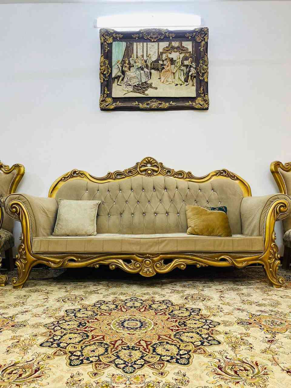 السلام عليكم 
تخم تركي زان عشر مقاعد 
نضيف مثل ماا موضح بلصور وياا طبله وسطيه كبيره 
السعر 650 وبي مجال العنوان شارع فلسطين 
***********
