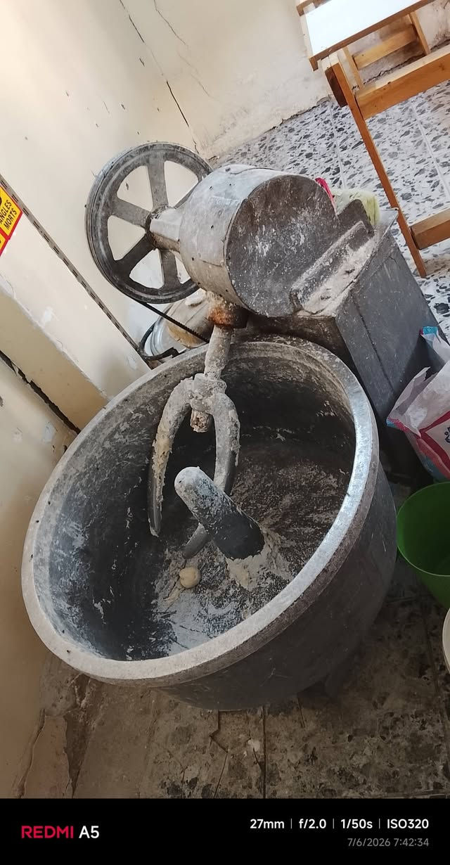 فرن جديد غراض كله جديده ومابي اي نقوصات  صارله 15يوم من اخذته للبيع عدم لتفرغ لمكان لحسينيه قرب مرطبات لعذرا ***********
