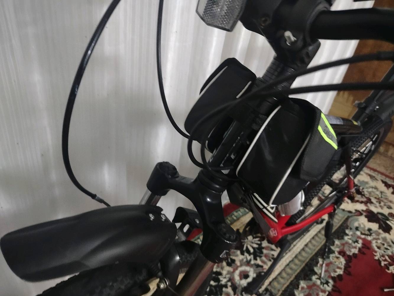 شركه GT العالميه
باليسكل 🇩🇪
 
مواصفات:  
النضافه مالو 90/100
1: معدن المنيوم. 
2:وزن خفيف 7 كيلو. 
3: كير امامي 3نمر.
4:كير خلفي 7نمر. 
5:دبل الامامي شغال. 
6:البايسكل يتحمل وزن 100كيلو. 
ما بي اي عطل.
الغراض الي بل صوره كلها ويا 
مكاني،،، موصل حي النور 
الرقم (***********)
بي واتساب السعر خاص 
ملاحظه: الاغراض كلها ويا.. 