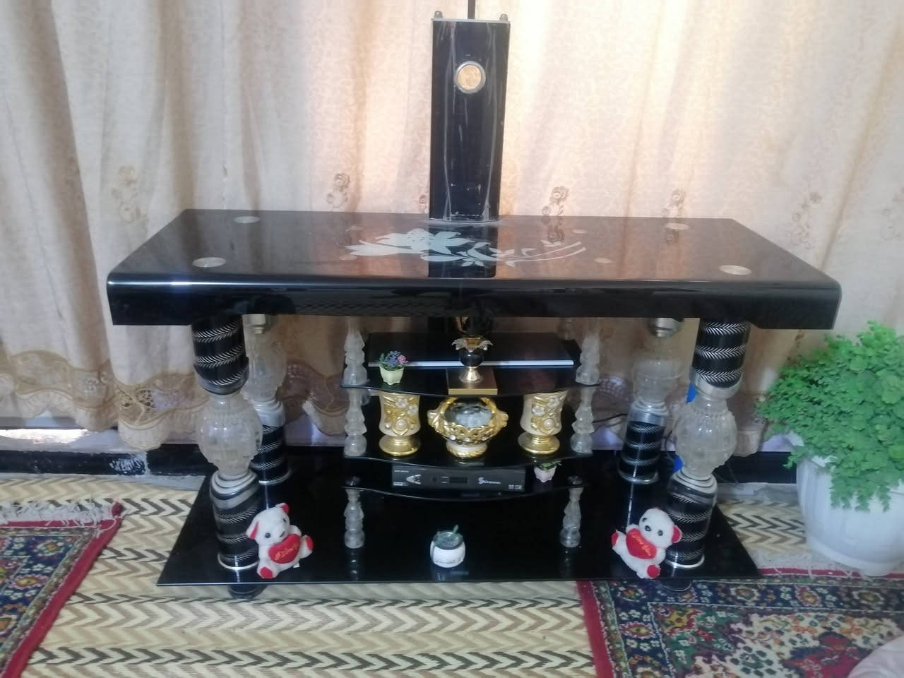 السلام عليكم غراض للبيع الاسعار مناسبة كلمن وسعرة شراي تعال وبخدمتك المكان ناصرية مركز (الصخيين)
كنتور + ديوان + ثلاجة + بوڤية + ميز بلازمة 
*********** وبعد عندي ديوان ثاني شراي يتصل او يراسلني وبلخدمة

