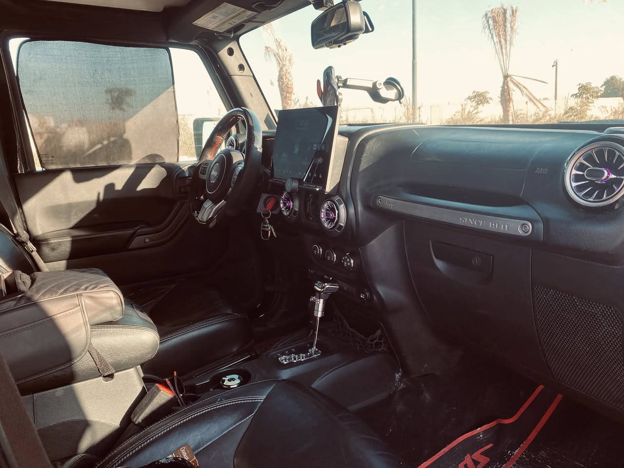 سلام عليكم جيب رانكلر 2017 ربيكتون كلين السياره  مصروف عليها و مزوده و حتى الداخل دكتات تبريد و دركة مضلع و ترفيعه 2.5 انتش ب228 مكاني بغداد حي الجهاد.


**إذا كنت صاحب هذا الإعلان وتريد حذفه لأي سبب، رجاءا أرسل رسالة إلى الدعم الفني**