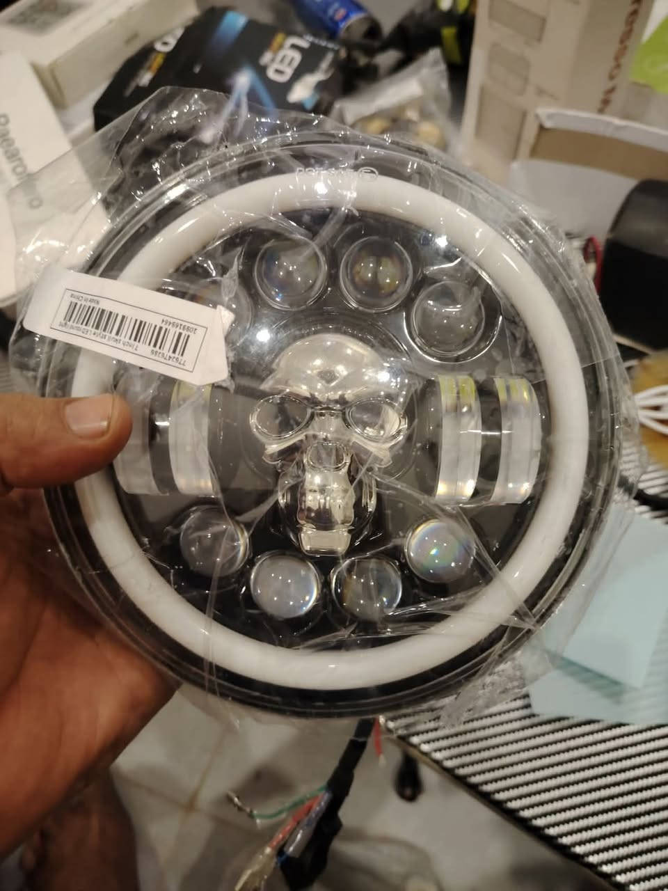 لايت كبس ضد الماء اصلي اوربي
يرهم ماطور بوكسر دايون 
الايراني اذا دائري يرهم عليه واذا عادي تتحور القاعده عادي 
اللايت فول لد ناصي ولد عالي ونشره الوان 
وجمجمه لايت كلش راقي ومرتب واصلي اخذته 35 الف 
ماشاده بعد ع الماطور بعده جديد بالايلون 
احتاجيت واريد ابيعه اريده 30 الف 
الي يريده يتصل عليه ويدلل 
مكاني موصل 
***********
