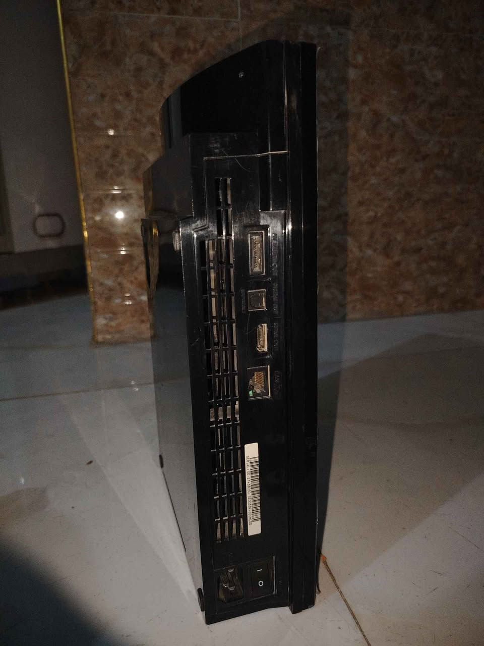 بلي 3 فات مع كامل ملحقاته نضافه 70%
ويا يدتين وحده بيها مشكله كلش بسيطه
مهكر وشغال فول بي لعبتين بس
السعر 90 وبي مجال للشري
باقي التفاصيل خاص Singapore


**إذا كنت صاحب هذا الإعلان وتريد حذفه لأي سبب، رجاءا أرسل رسالة إلى الدعم الفني**