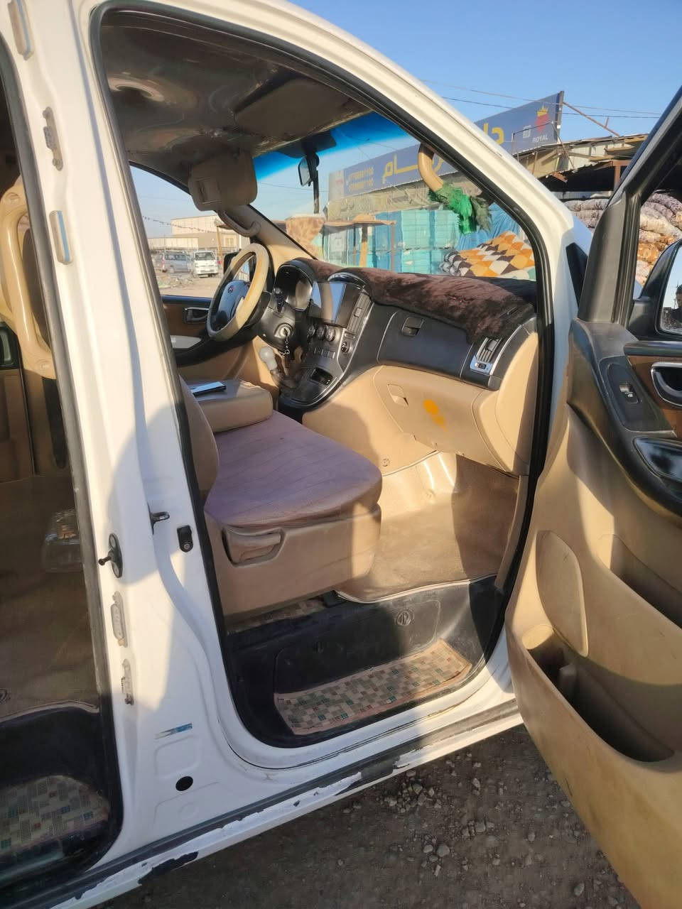السلام عليكم سياره ستاركس موديل 8 مكينه وكير  وكسن جديد الاستفسار على رقم التليفون *********** العنوان نجف
