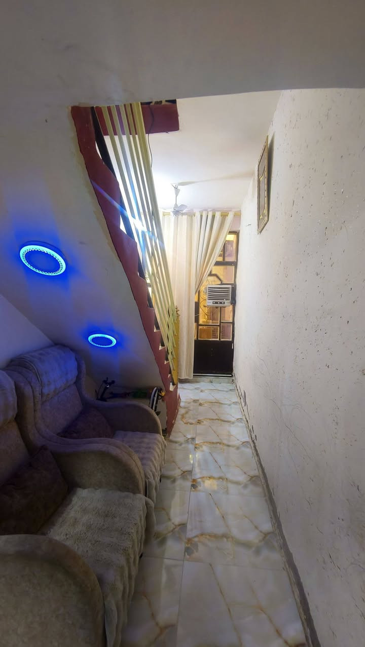 🌟 عِرض عقاري جديد ومميز من مكتبنا:
​🏡 النوع: مشتَمَل زراعي (للبيع)
📍 الموقع: خلف إعدادية الصناعة
📐 المساحة: 65 متر مربع
🧱 التفاصيل الداخلية:
​غرفة نوم ماستر (منظومة متكاملة)
​صالة مريحة
​مطبخ
​صحيات خارجية
​💰 السعر: 38 مليون دينار فقط! (سعر لقطة)
​📞 للاستفسار والتواصل أو لمعاينة العقار، يسعدنا استقبالكم في:
🏢 مكتب الرحمة | الكائن على شارع السيد محمد (ع)
📱 أو الاتصال مباشرة على الأرقام التالية:
​وسام أبو علي: ***********
​علي: ***********
​أهلاً وسهلاً بالجميع 🤝
