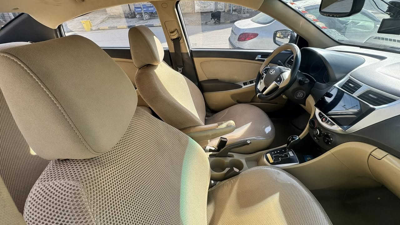 اكسنت للبيع موديل ١٤ خليجي ميكنه ١.٤ مخلين عليها منظومة غاز ممشى السياره ١٤٠ كم بيها رصعه بالقماره والدوسه مثل ما مبين بالصور  
سعرها 85 
للتواصل ***********
