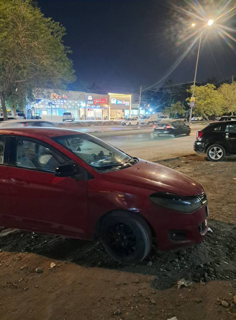 السلام عليكم سياره نوع شيري فلاوين موديل ٢٠١٣ السيحره كلش حلوه وناعمه تبريد ثلج شاشه ابل كار بلي كلشي شغال بيها السياره لا تبخير لا تنقيص السياره يحتاجلها بس درايم شفت ودبل يعني صدرها تعبان سعر السياره 33وبيها مجال بسيط 
*********** هاذه رقمي 
مكان السياره بغداد السيديه بغداد, العراق
