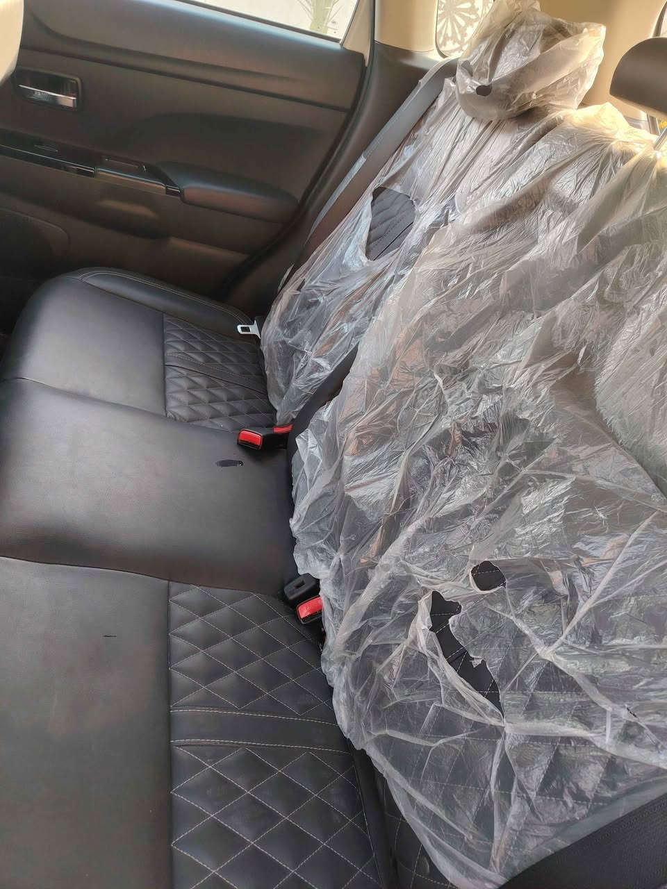 بسم الله الرحمن الرحيم... 
السلام عليكم... 
كوردي /عربي

---

مەیتسوبیشی ئۆتلاندر سپورت 2022 (ASX)
وارد خەلیجی 
تەواو کلین و زێرۆ، تەنها 19 هەزار کیلۆمەتەر ماشیە
ژمارەی سۆڵەیمانیە، پەڕەی بەنزین هەیە

مواصفاتەکان:

  دەستپێکردنی بصمة

رەنگ: سپی سەدەفی

سەقف سلايت

لایت LED و زینۆن پێشوو پاچوو تحكم

موتور 2.0 لەتەر، 4 سلێندەر

كیر سبورت

4 ویل (دافع چوار تراک)

کۆنترۆڵی ستێرن

شاشە و کامێرای بیلادی

کشنات جلد(چەرم) 

 کشنەکانی دواوە ئەخەوێت

بصمة پاشەکەوتیش هەیە (ئیحتیاط) 

تەواو نوێیە، جیسەکانی کۆمپانیا هەن لەسەر کوشنەکان

بۆ پەیوەندی:
 ***********
 

---

ميتسوبيشي اوتلاندر سبورت ٢٠٢٢( ASX) وارد خليجي ... كلين و زيرو ماشية ١٩ الف كيلومتر فقط رقم سليمانية وعندها بطاقة بانزين  مواصفات
تشغيل بصمة
اللون ابيض صدفي
سقف سلايت
لايت ليد و زينون امامي وخلفي مع تحكم 
محرك ٢٠ اربعة سلندر
كير سبورت 
4ويل (دفع رباعي) 
تحكم ستيرن
شاشة وكاميرا بلادية 
كشنات جلد
الكشنات الخلفية تنفرش
بصمة احتياطية موجودة
جديدة وجيس الشركة بعدها على الكشنات
للتواصل الاتصال على الرقم

*********** Singapore
