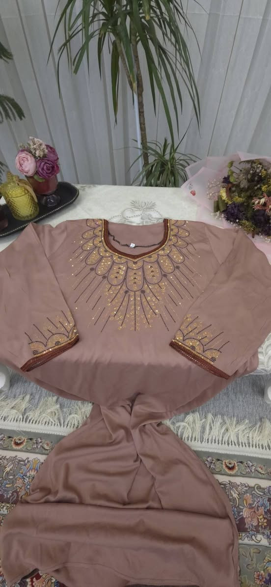 بە جوملە بەردەستە
٤ ڕەنگ
کشمیری فوول مەتاتی ئەسڵی
قیاسی L.XL.XXL
نقيمی شوشەی ڕەقەم شەش. بەشەرتی شۆردن
گەیاندنمان هەیە
***********
ڤایبەر و واتس ئاپ.
بە نیو دەرزەن و دەرزەن بەردەستە
