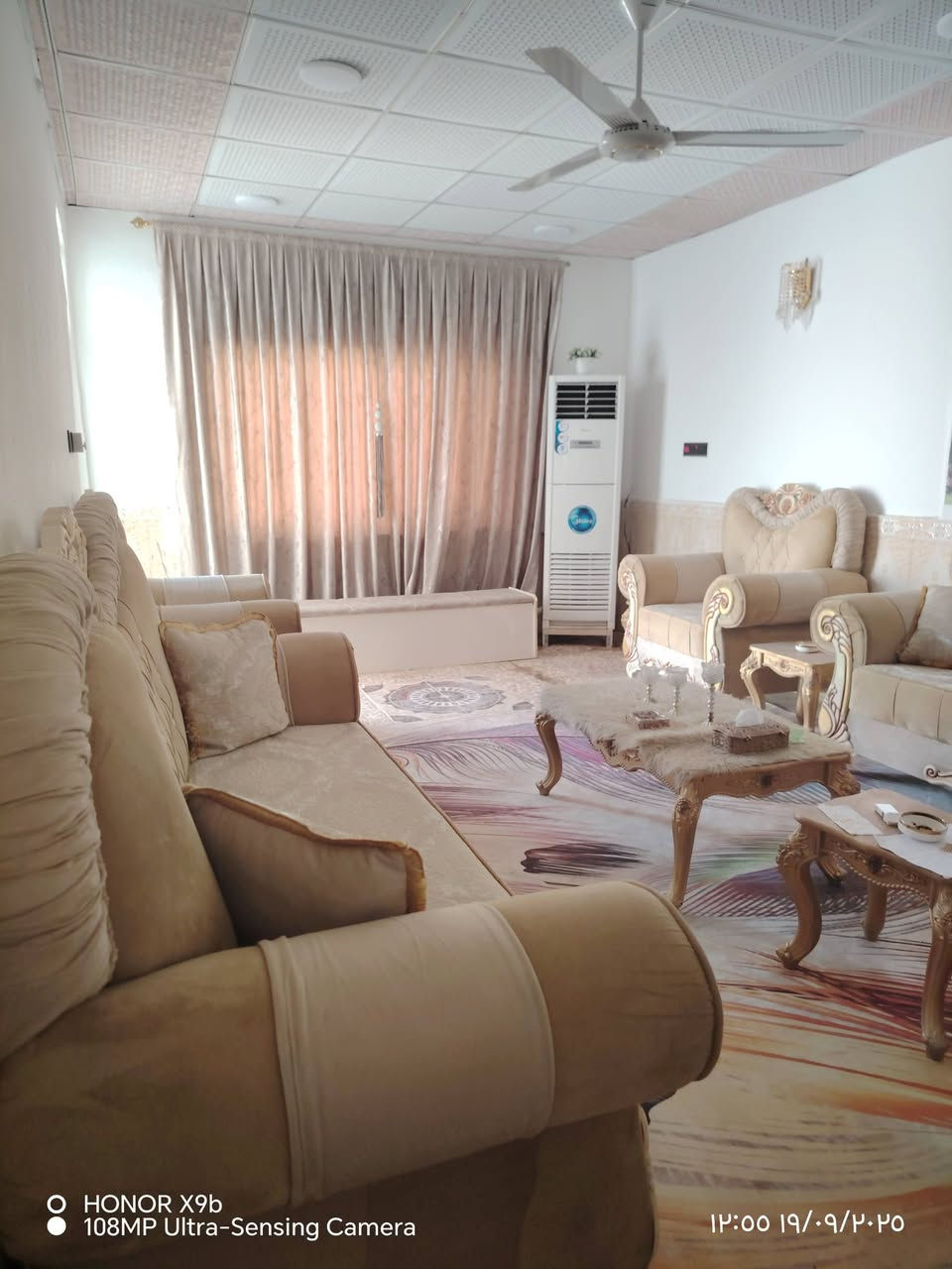 السلام عليكم بيت ركن للبيع مساحته 200 متر طابقين المكان حي الحسين الجديد يم مدرسة ثوره العشرين رقم *********** صاحب البيت
